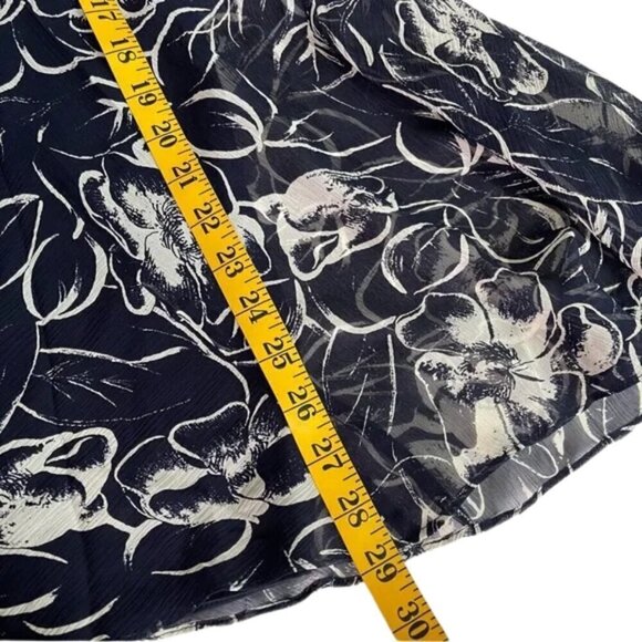 Ralph Lauren Silk Floral Navy Blue and White Women's Skirt Size 2P - Picture 3 of 7